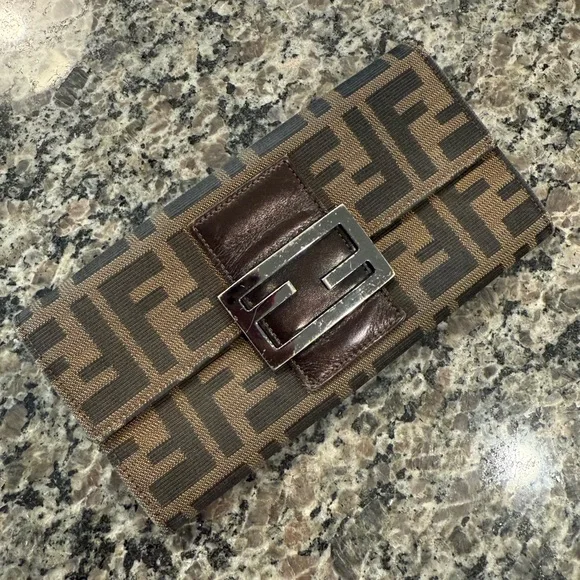 AUTHENTIC Fendi Brown and Black Wallet - Picture 3 of 7